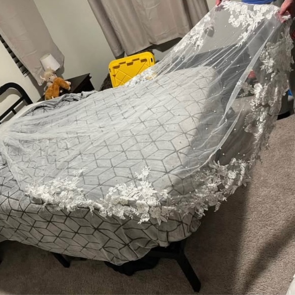 Cathedral length ivory veil with pearls - Picture 1 of 1